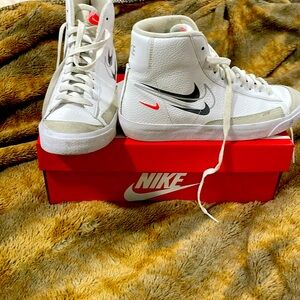 Gently used Nike shoes